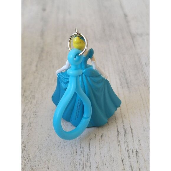 Princess Cinderella blue dress keychain accessory toy figure - Picture 3 of 4